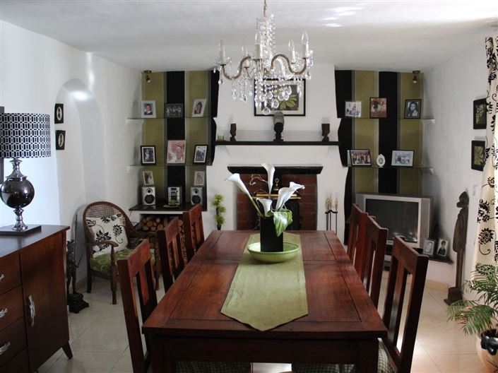 Image No.12-4 Bed Property for sale