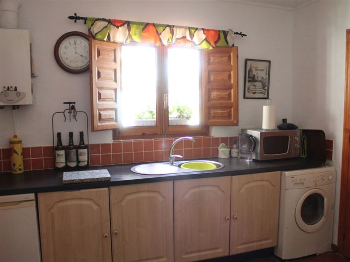 Image No.5-4 Bed Property for sale