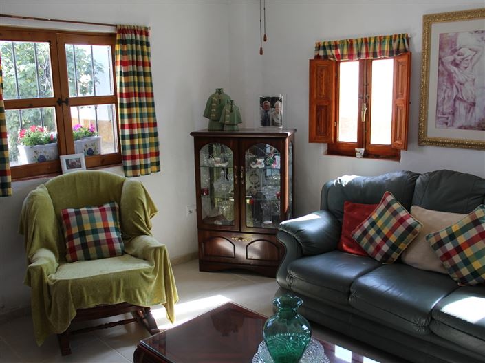 Image No.9-4 Bed Property for sale