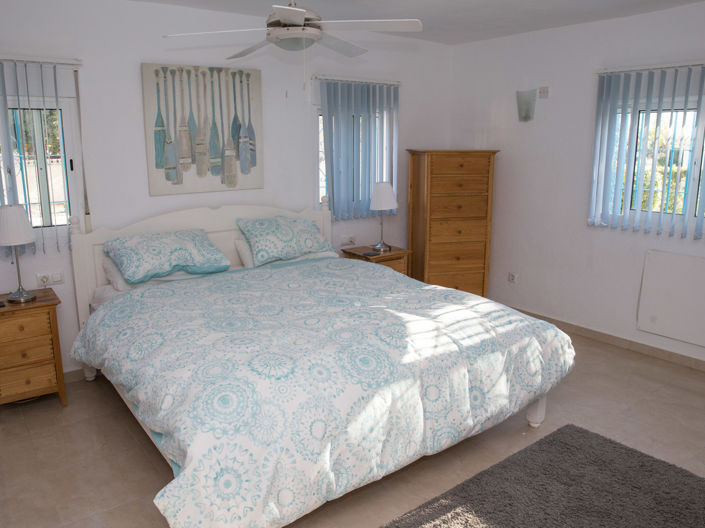 Image No.18-4 Bed Villa for sale