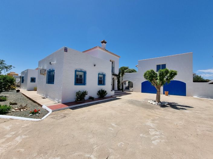 Image No.4-4 Bed Villa for sale