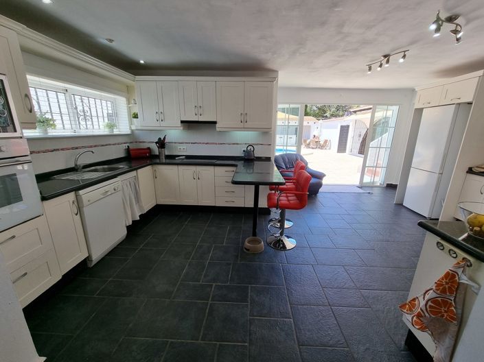 Image No.7-4 Bed Villa for sale