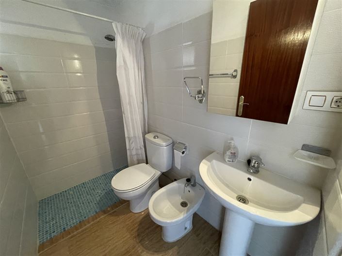 Image No.15-3 Bed Property for sale