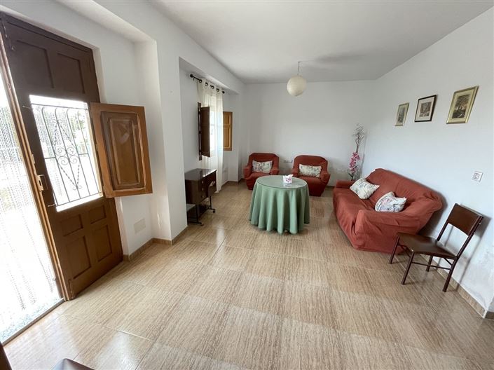 Image No.11-3 Bed Property for sale