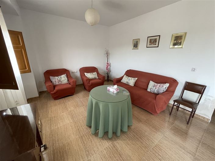 Image No.12-3 Bed Property for sale