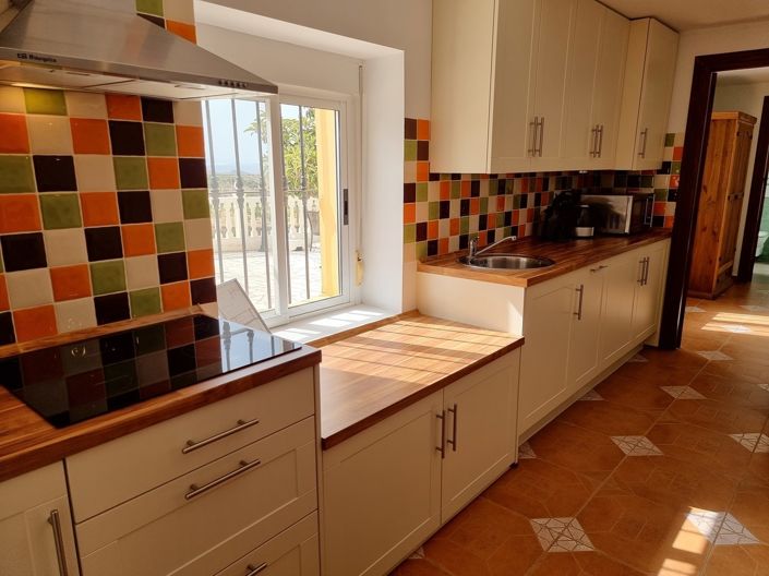 Image No.23-7 Bed Property for sale