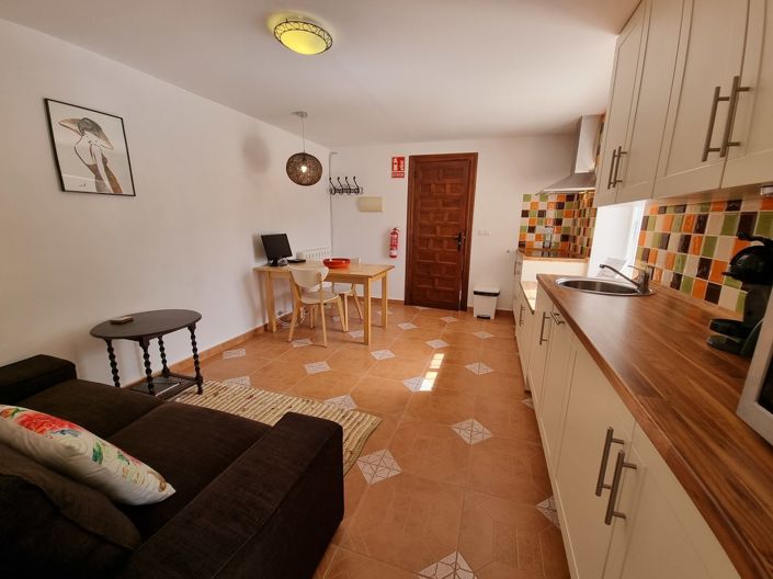 Image No.24-7 Bed Property for sale