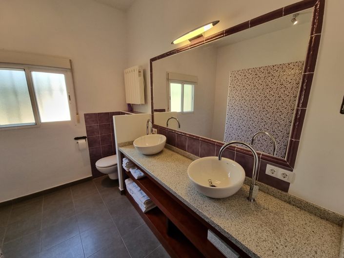 Image No.29-7 Bed Property for sale