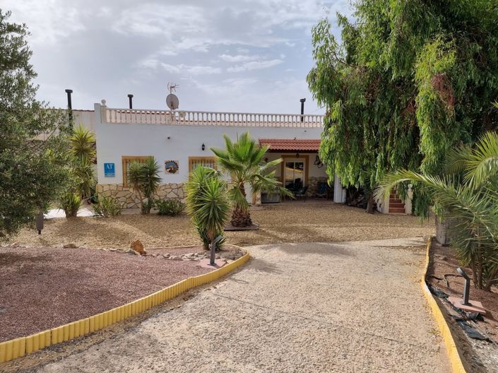 Image No.7-7 Bed Property for sale