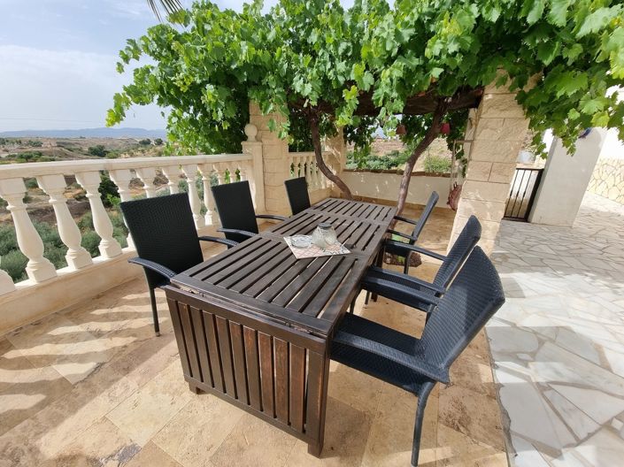 Image No.10-7 Bed Property for sale