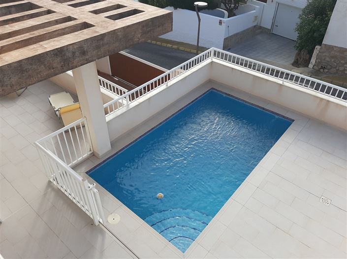 Image No.2-4 Bed Villa for sale