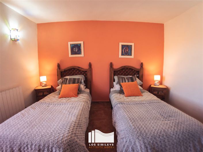 Image No.14-6 Bed Commercial for sale