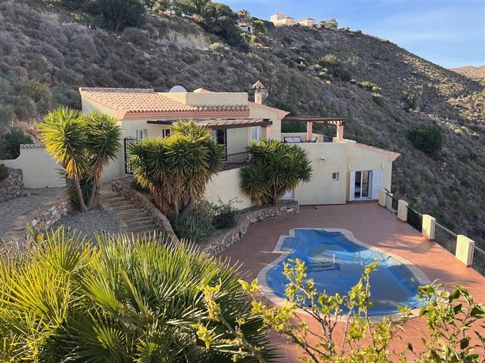 Image No.1-3 Bed Villa for sale