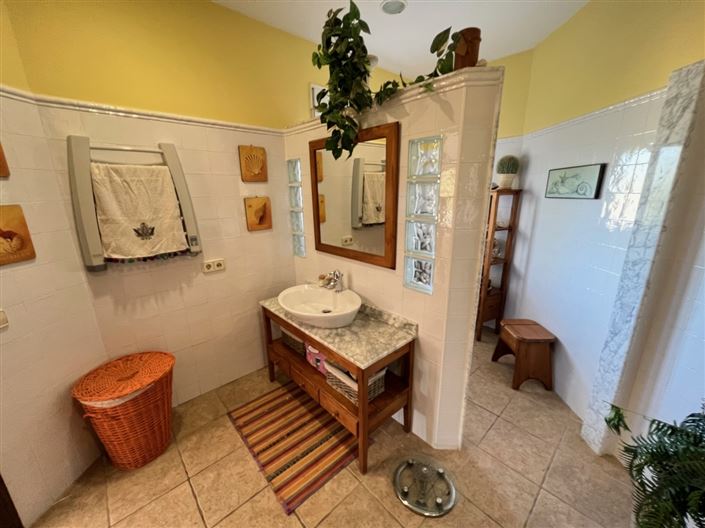 Image No.12-4 Bed Villa for sale