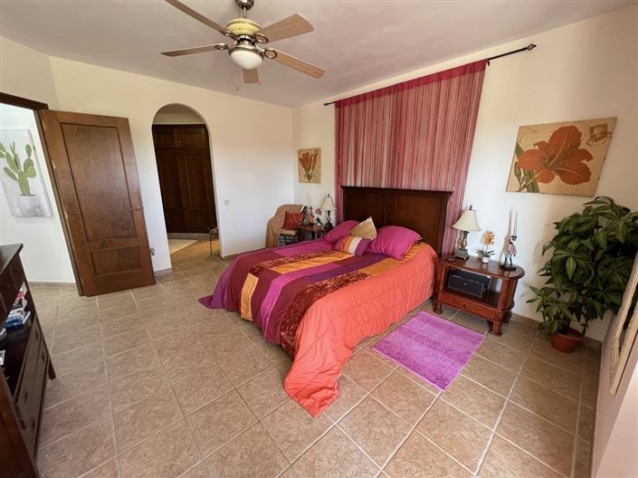 Image No.17-4 Bed Villa for sale