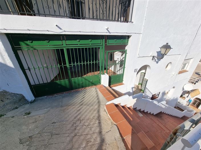 Image No.29-3 Bed Apartment for sale