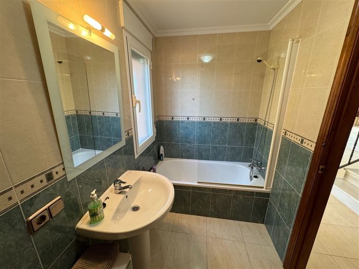 Image No.12-5 Bed Villa for sale