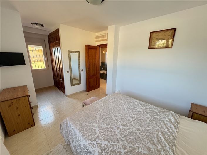 Image No.10-5 Bed Villa for sale