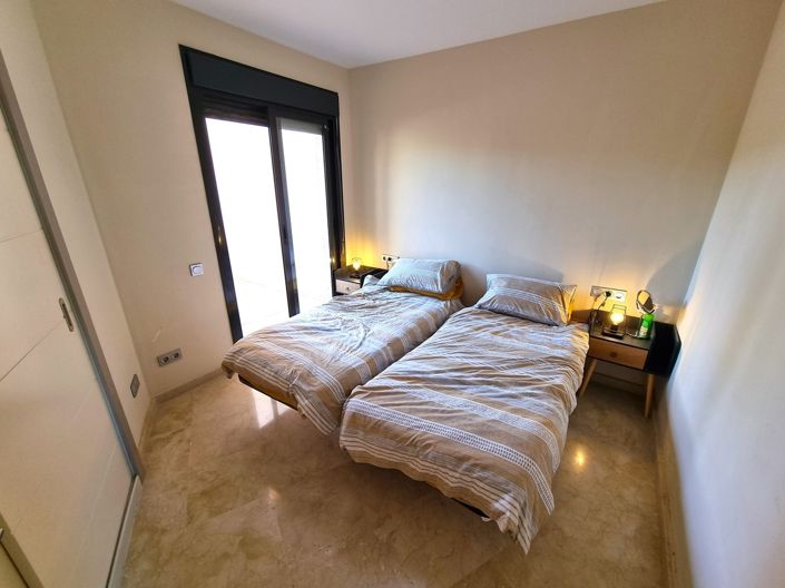Image No.21-3 Bed Property for sale
