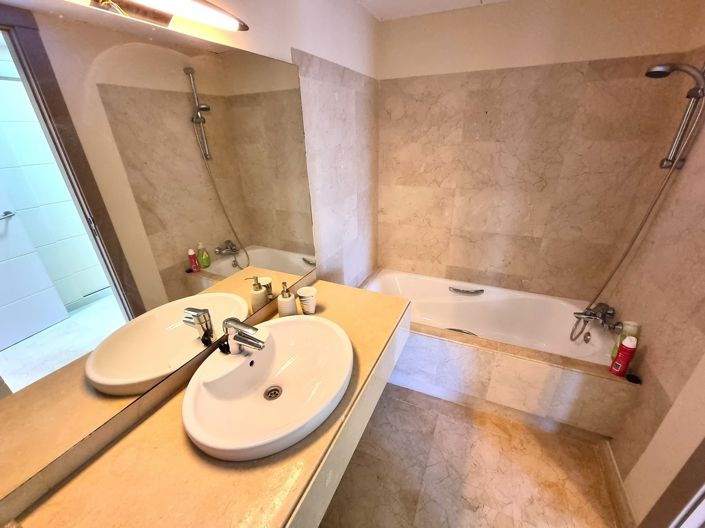 Image No.26-3 Bed Property for sale