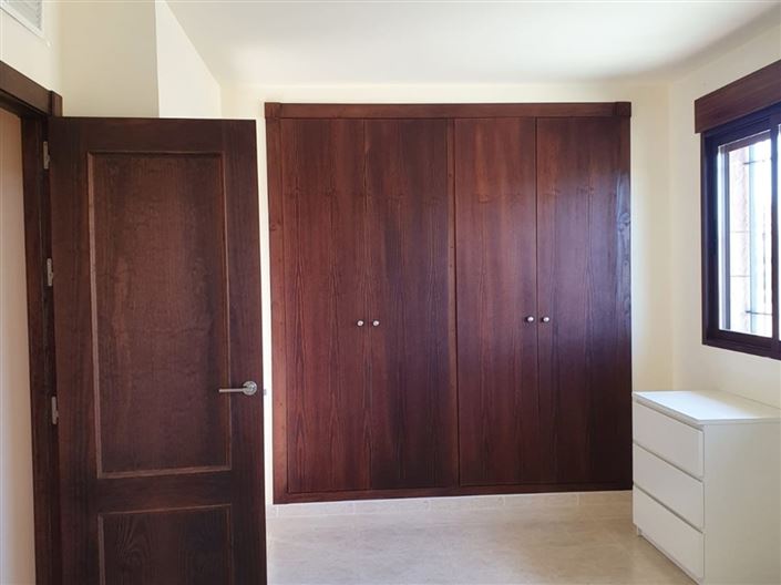 Image No.3-4 Bed Villa for sale