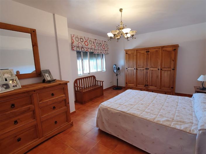 Image No.5-4 Bed Villa for sale