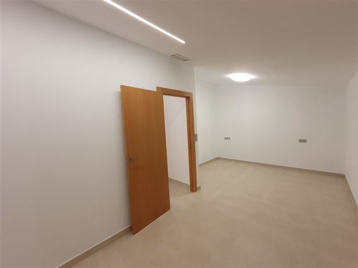 Image No.30-5 Bed Villa for sale