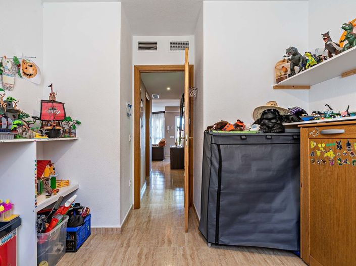 Image No.10-4 Bed Property for sale