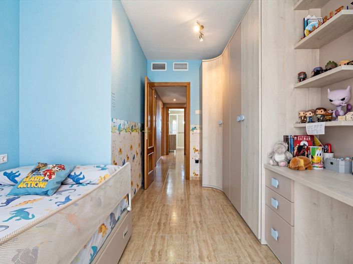 Image No.18-4 Bed Property for sale