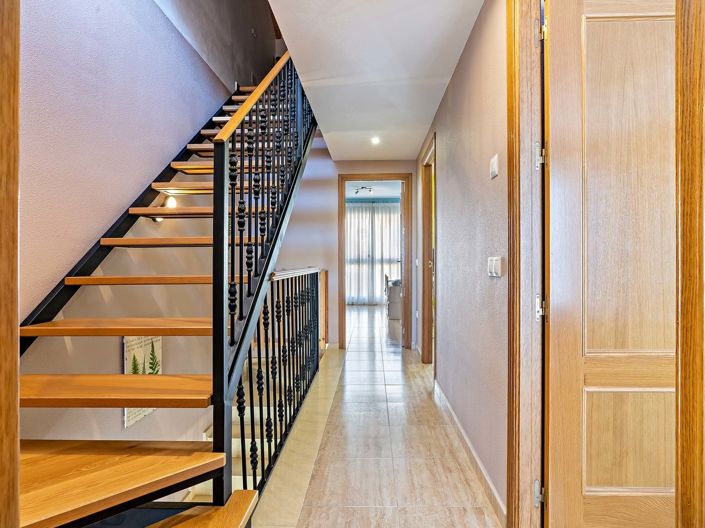 Image No.21-4 Bed Property for sale