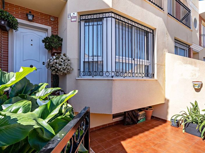 Image No.27-4 Bed Property for sale