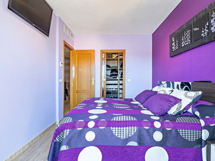 Image No.4-4 Bed Property for sale