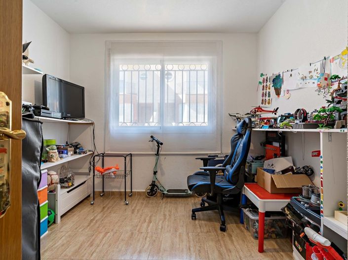 Image No.9-4 Bed Property for sale