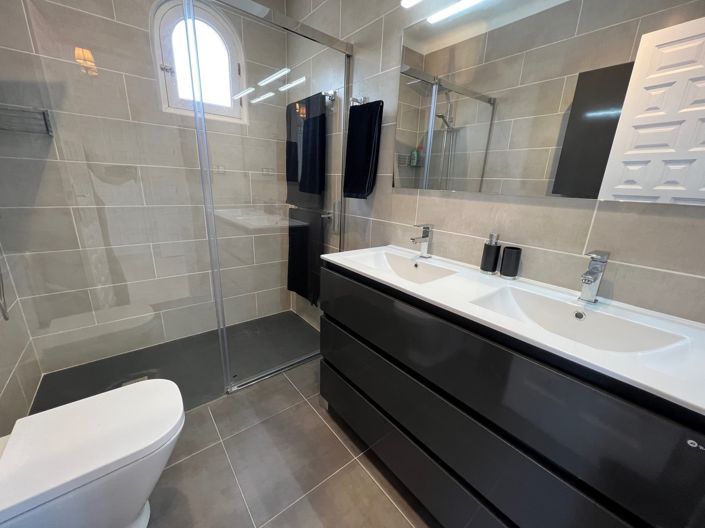 Image No.19-3 Bed Villa for sale