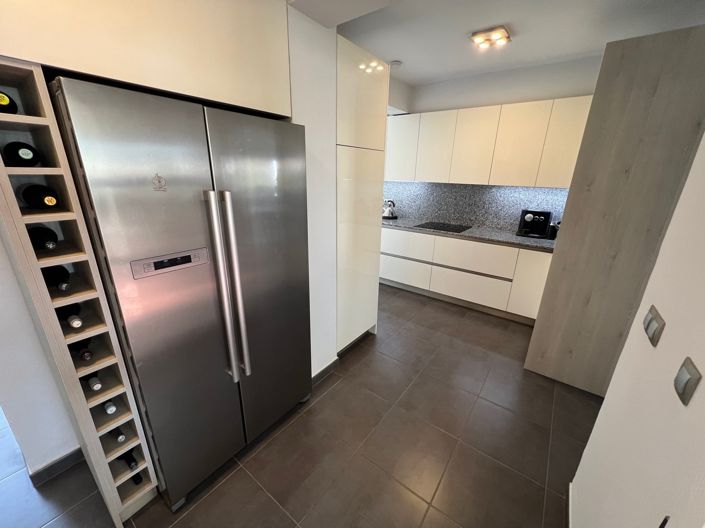 Image No.10-3 Bed Villa for sale