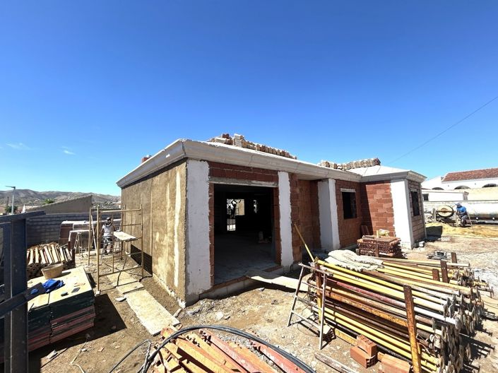 Image No.27-3 Bed Villa for sale