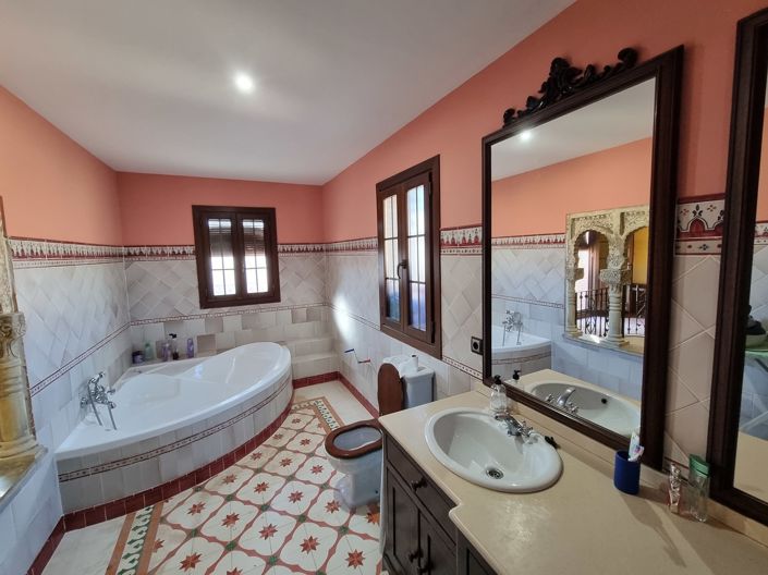 Image No.19-5 Bed Villa for sale