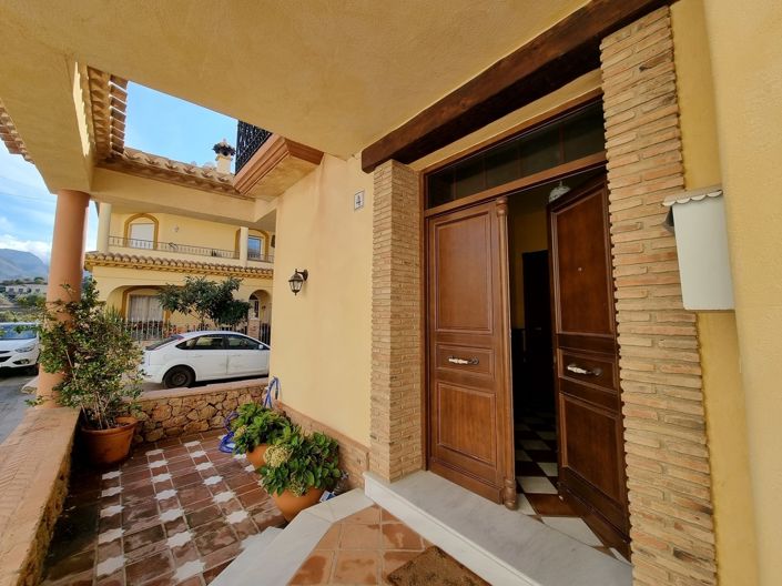 Image No.28-5 Bed Villa for sale