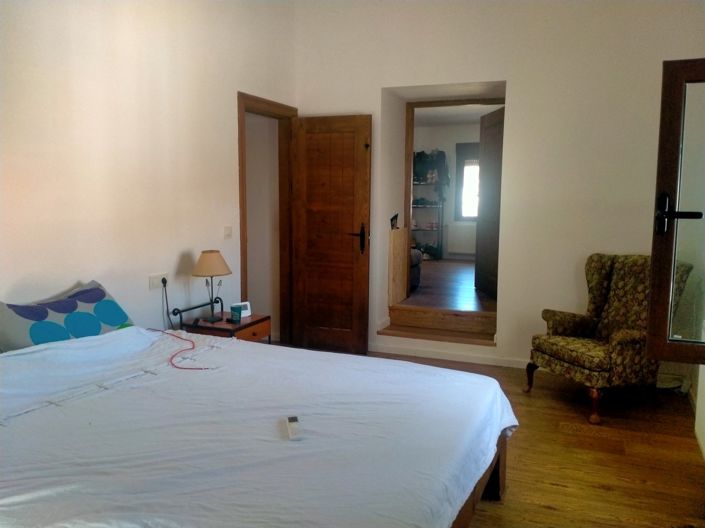 Image No.14-7 Bed Property for sale