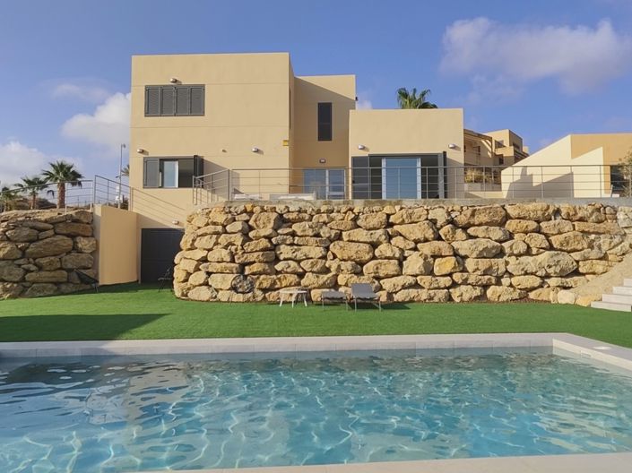 Image No.1-Villa de 6 chambres à vendre à Almeria