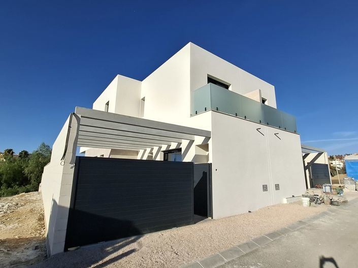 Image No.1-3 Bed Property for sale
