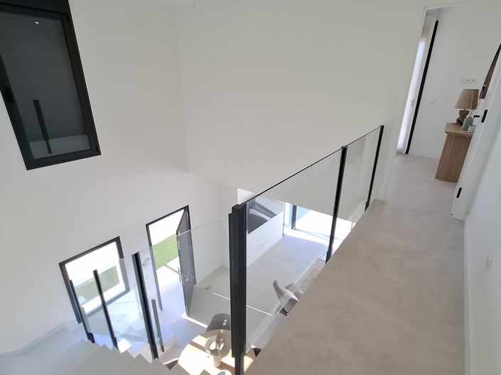 Image No.13-3 Bed Property for sale