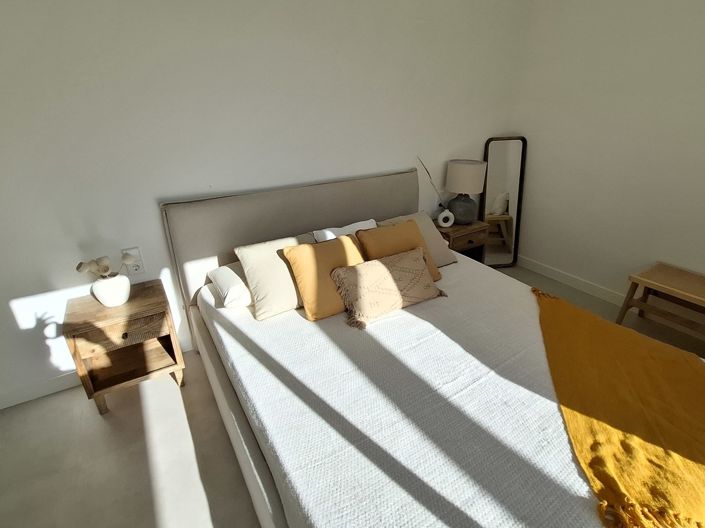 Image No.15-3 Bed Property for sale