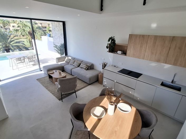 Image No.5-3 Bed Property for sale