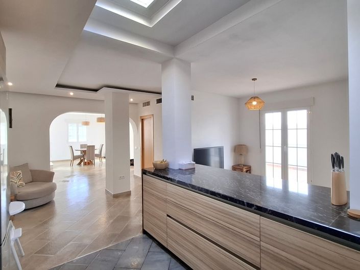 Image No.29-3 Bed Property for sale