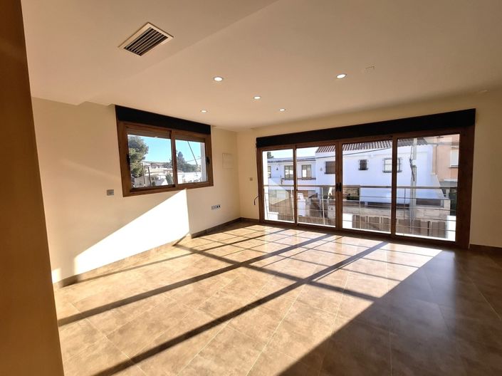 Image No.26-5 Bed Villa for sale