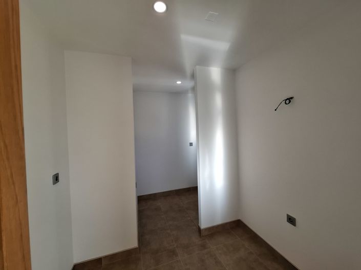 Image No.27-5 Bed Villa for sale