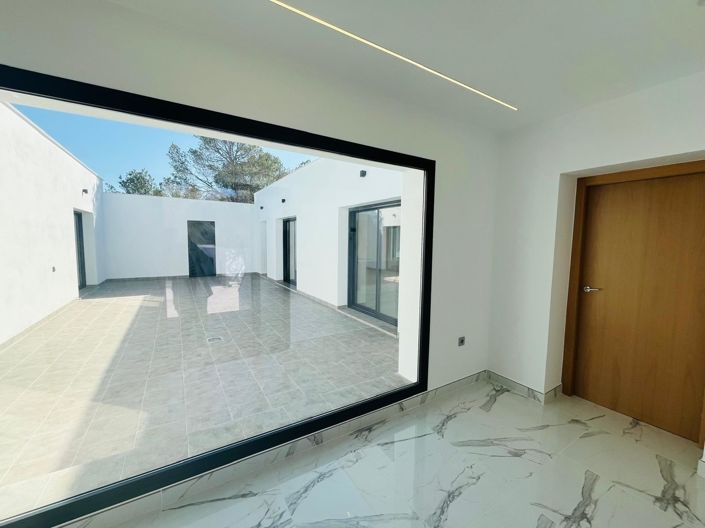 Image No.13-3 Bed Villa for sale