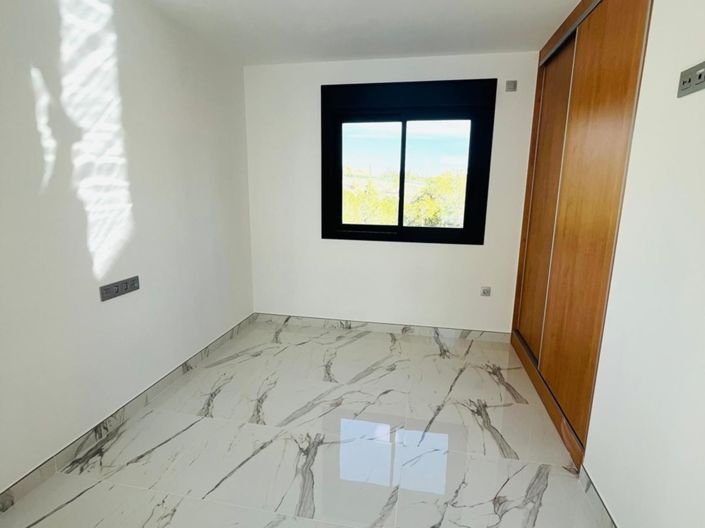 Image No.16-3 Bed Villa for sale