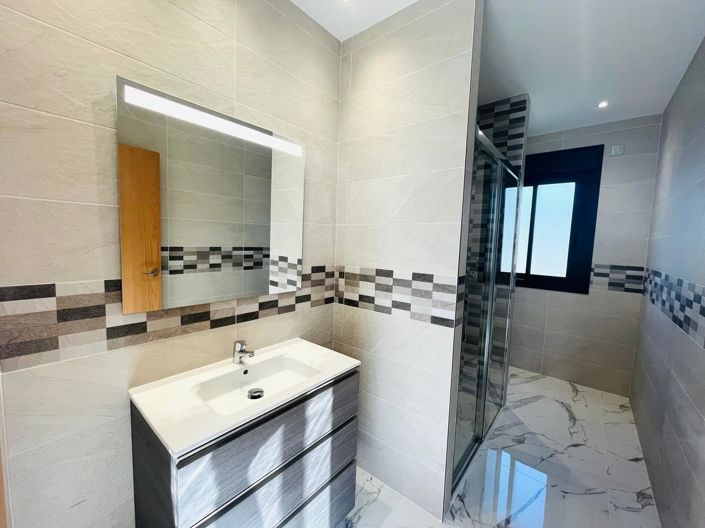 Image No.17-3 Bed Villa for sale